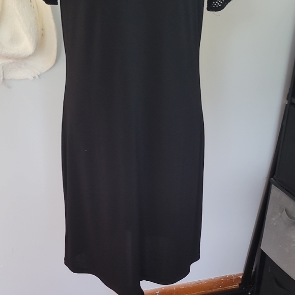 Michael Kors Elegant Black Midi Dress - Picture 4 of 9